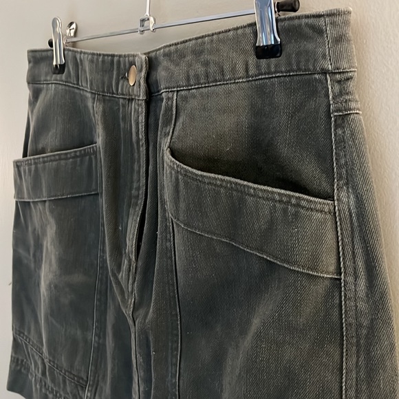 Army green denim skirt w/ front pockets - Picture 2 of 3